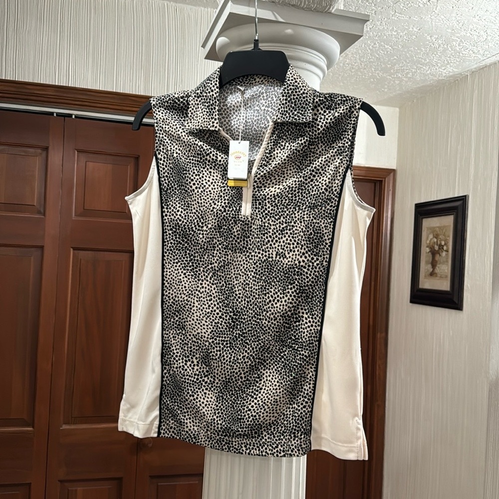 NWT Cheetah Golf Print Top